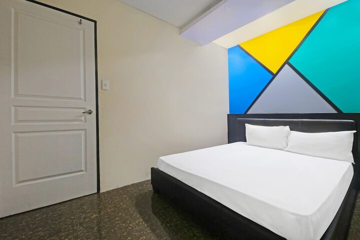 Room 6 of 30