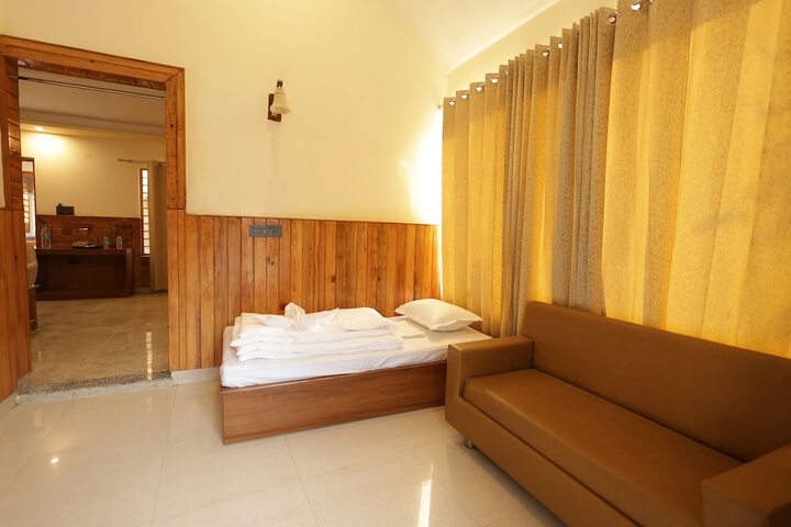 Room 6 of 23