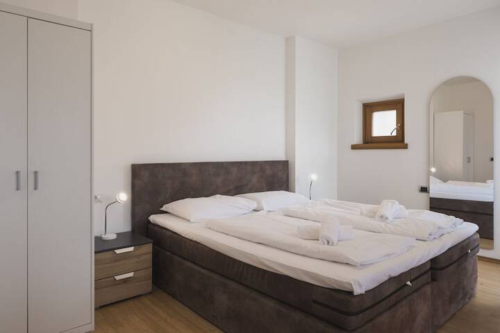 Room 11 of 119