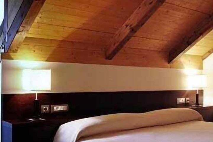 Room 4 of 30