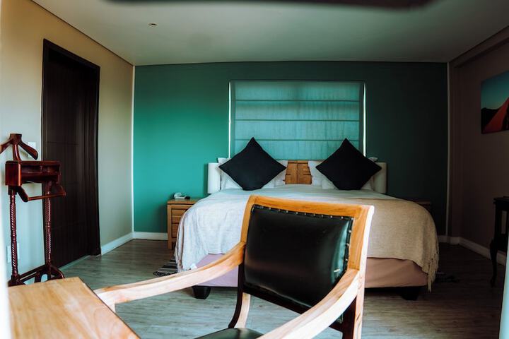 Room 18 of 107
