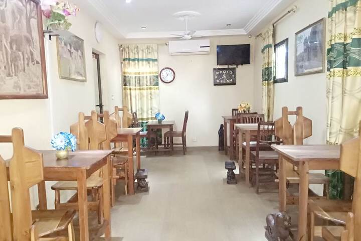 Dining 46 of 56