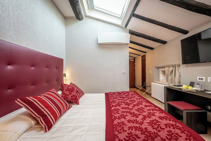 Room 43 of 124