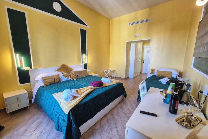 Room 15 of 36
