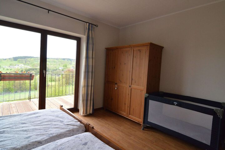 Room 3 of 40