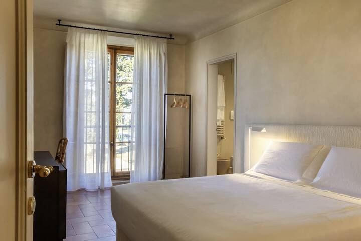 Room 8 of 51