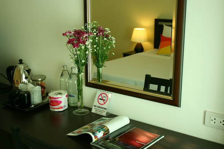 Room 8 of 10