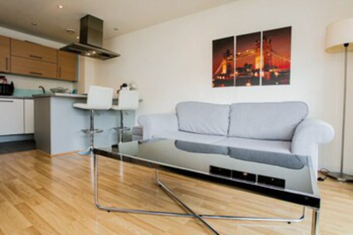 Room 10 of 14