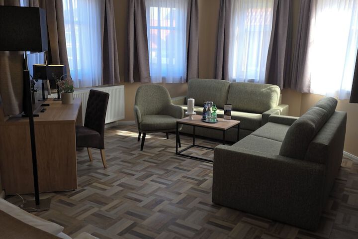 Room 12 of 46