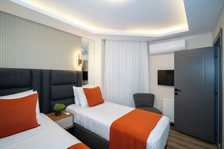 Room 9 of 60