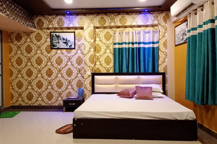 Room 15 of 16