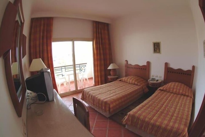 Room 5 of 24