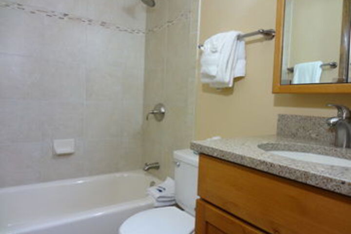Room 8 of 105