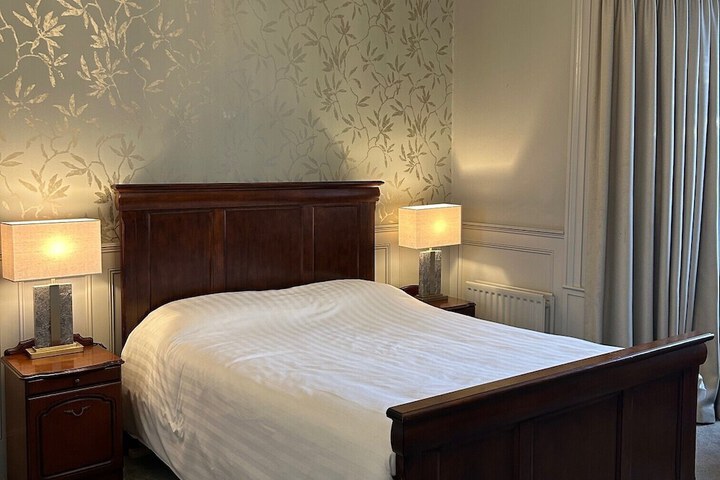 Room 17 of 44