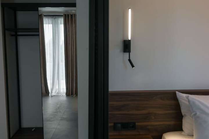 Room 14 of 50