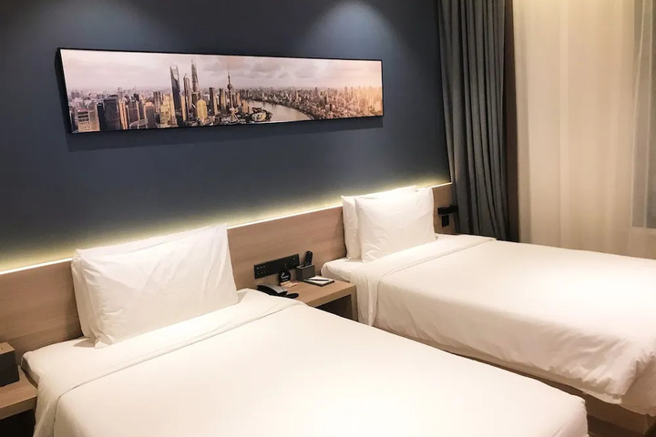 Room 4 of 19