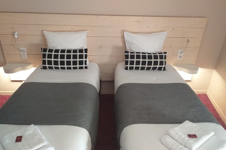 Room 12 of 52