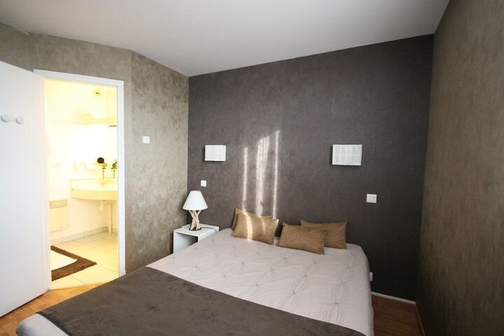 Room 10 of 72