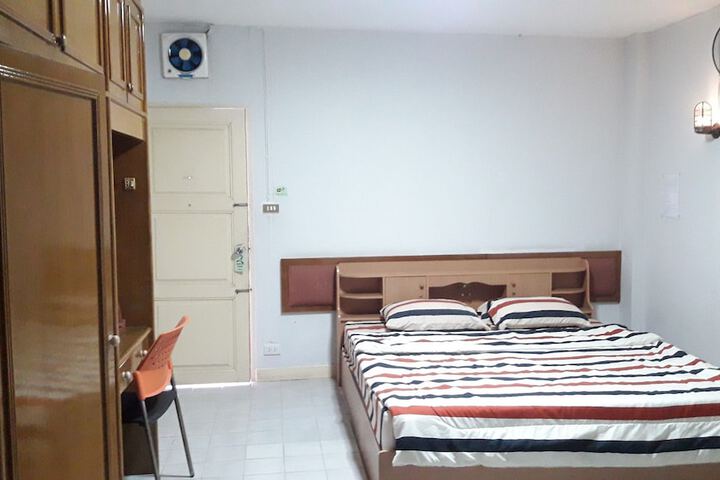 Room 20 of 33