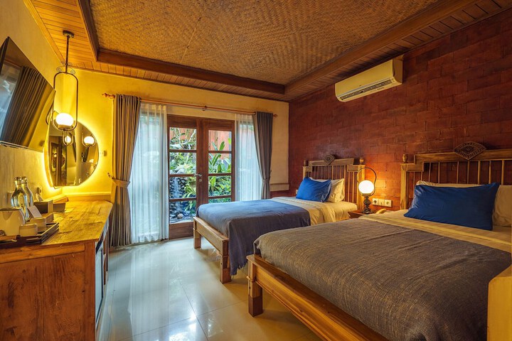 Room 10 of 53