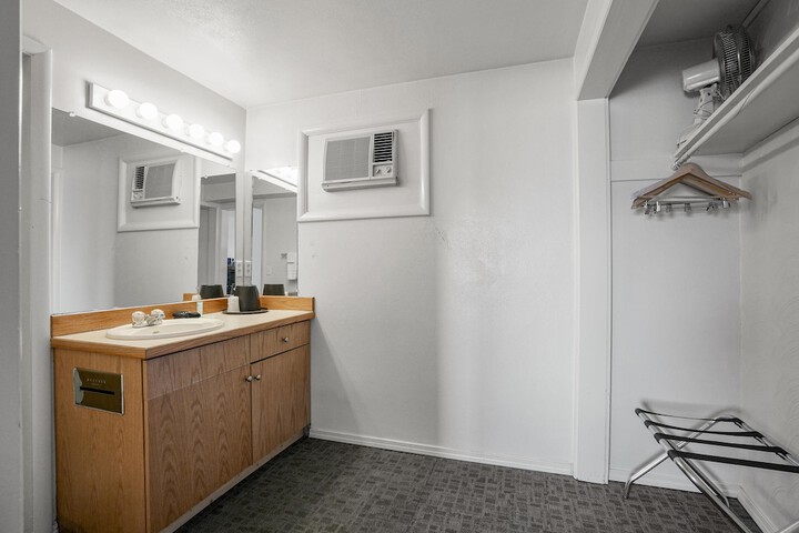 Room 114 of 141