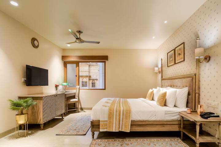 Room 5 of 27