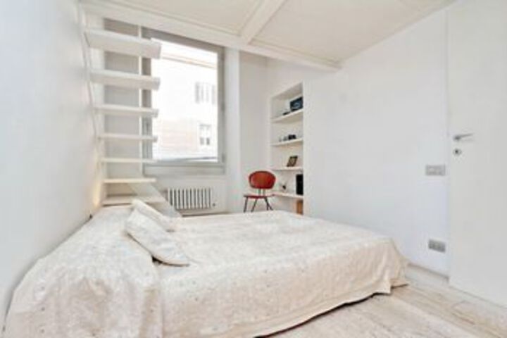 Room 9 of 22