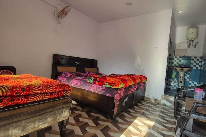 Room 5 of 13