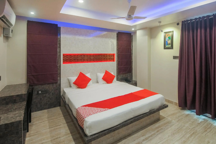 Room 3 of 12
