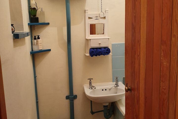 Room 30 of 49