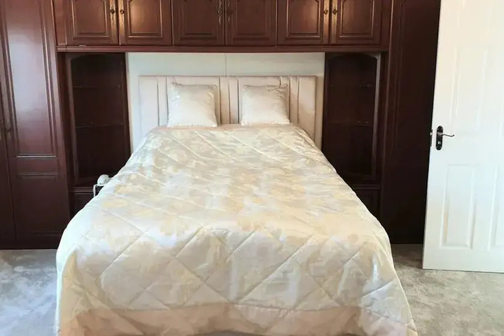 Room 3 of 16