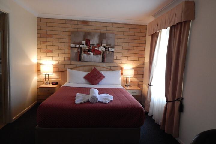 Room 5 of 43