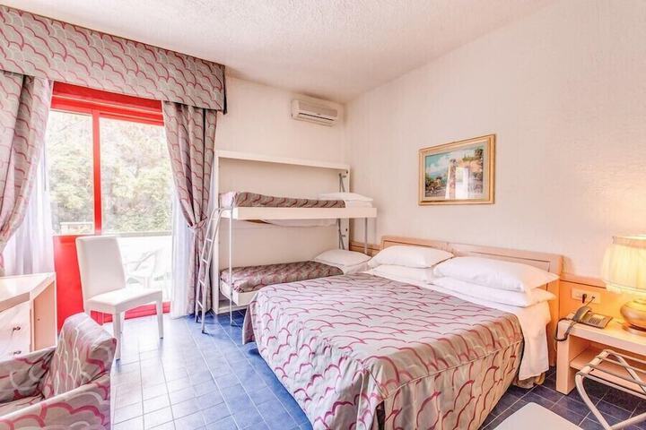 Room 4 of 41