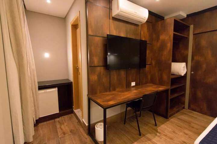 Room 3 of 6