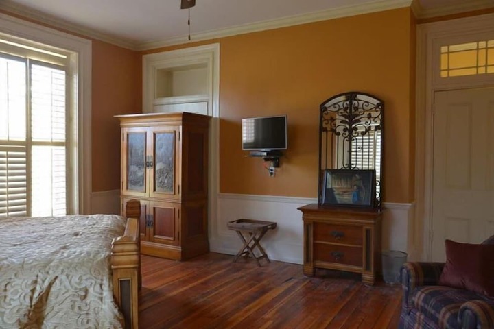 Room 16 of 20