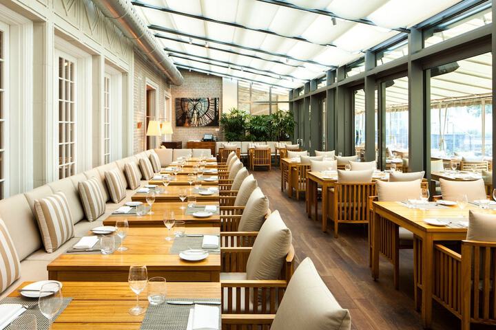 Dining 64 of 98