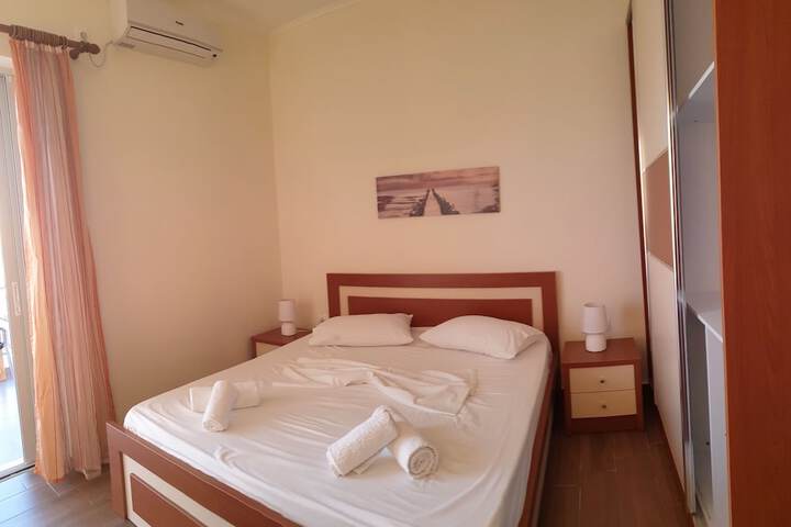 Room 3 of 21
