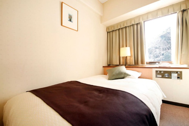 Room 10 of 31