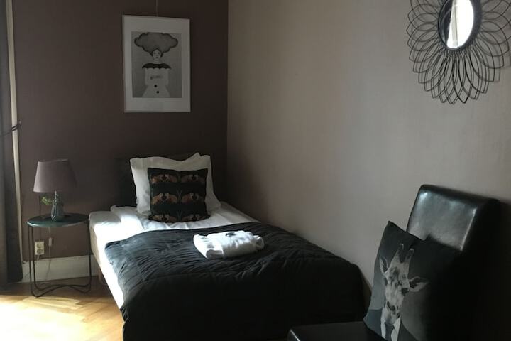Room 10 of 36
