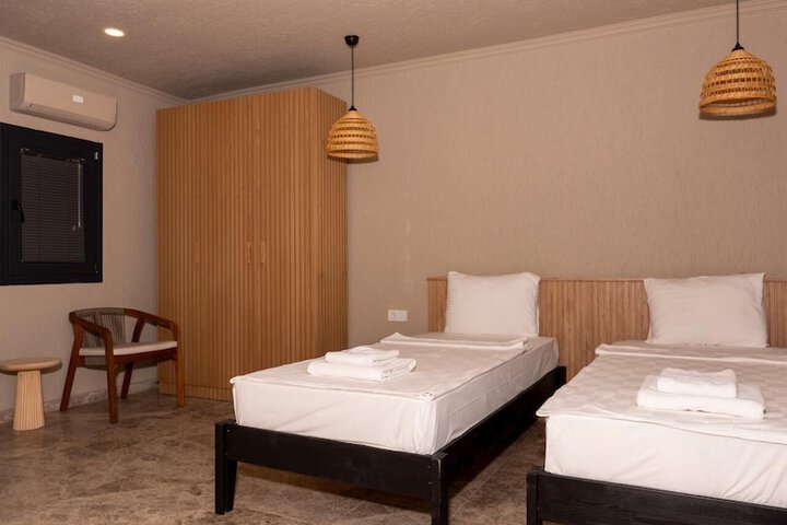 Room 7 of 26