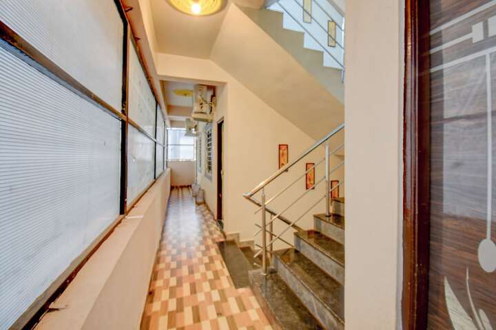 Hotel Interior 4 of 27