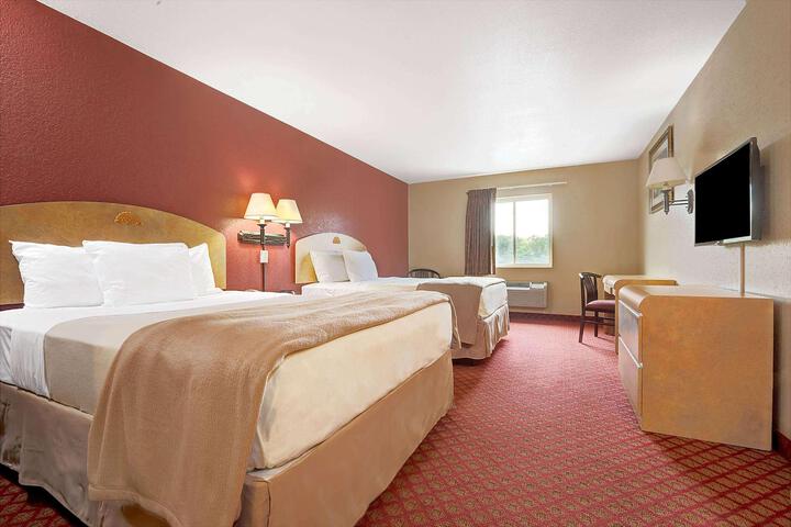 1 King Bed (8 of 15)