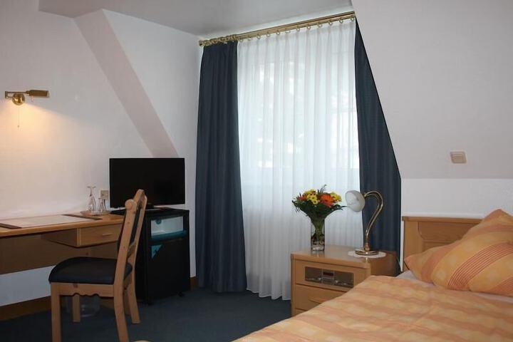 Room 5 of 67