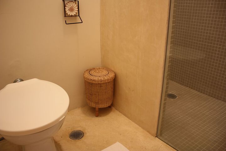 Room 17 of 36