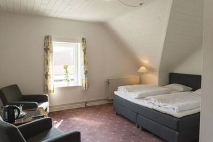 Room 9 of 22