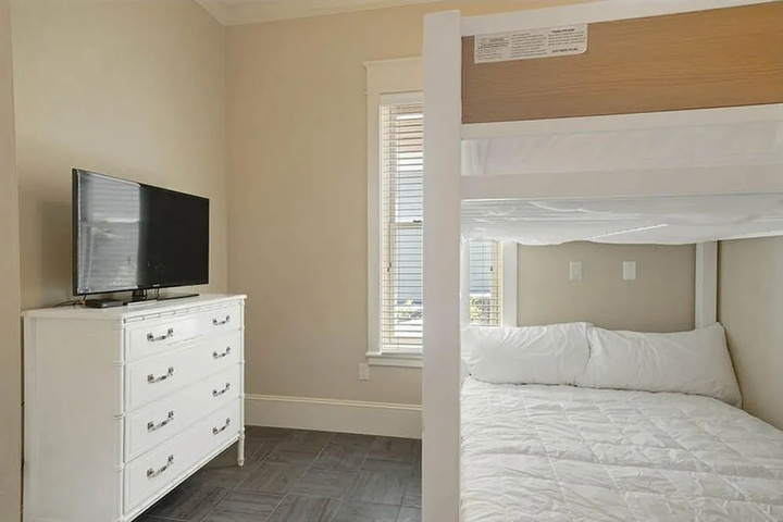 Room 5 of 24