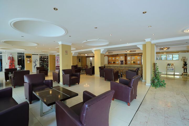 Hotel Interior 4 of 31