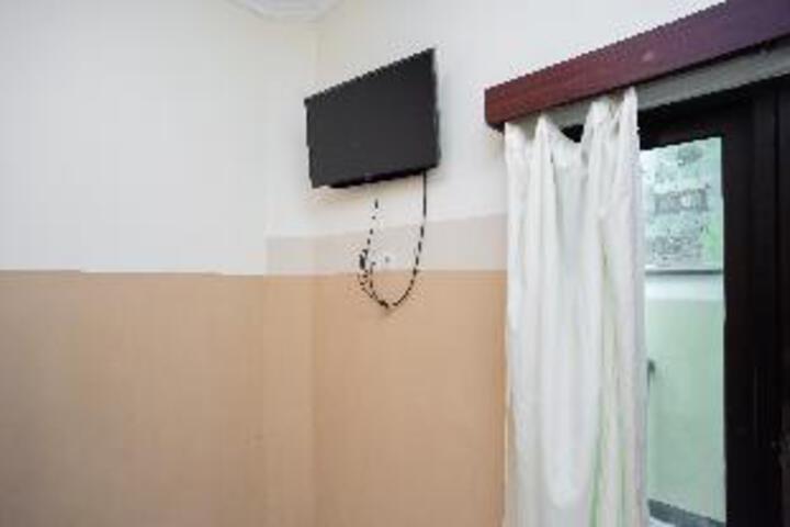 Room 11 of 17