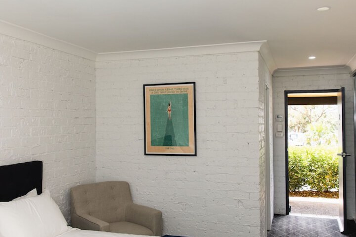 Room 3 of 28