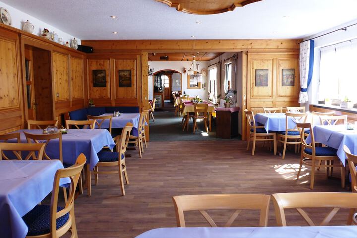 Dining 50 of 76